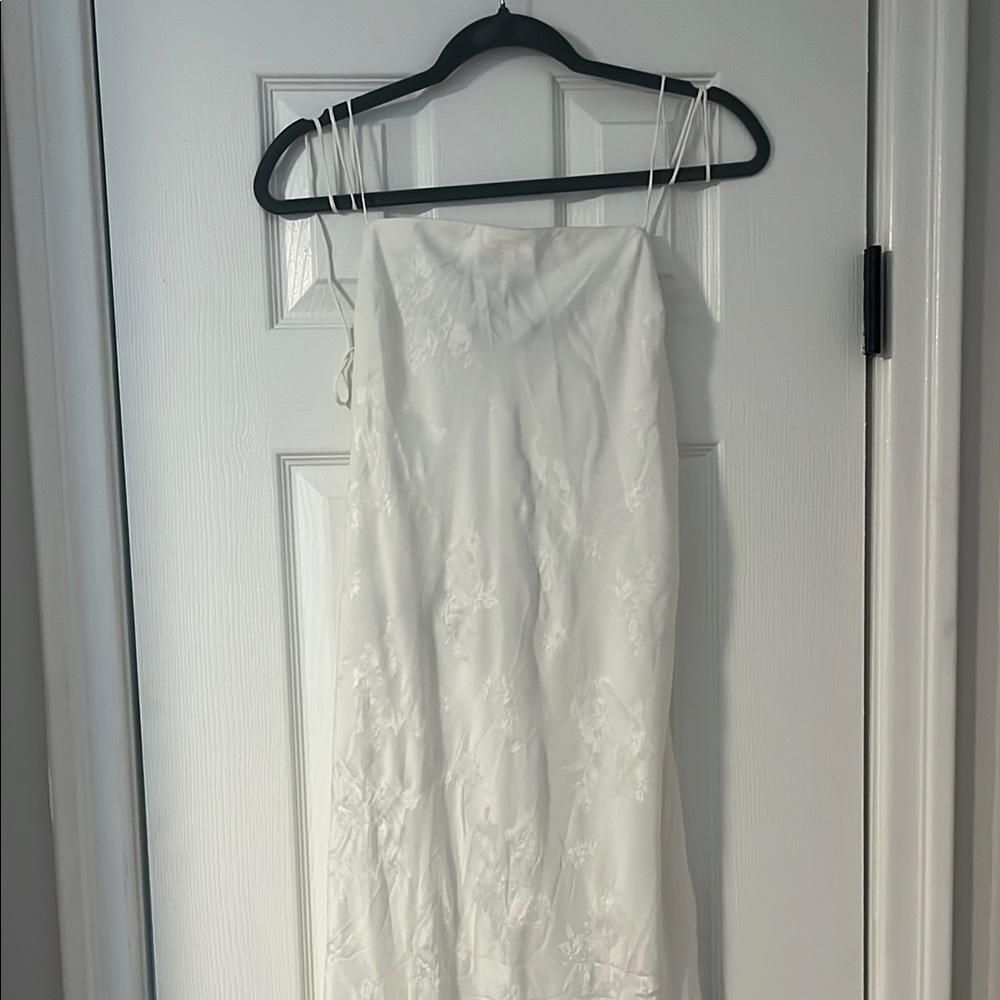 Elegant White Floral Dress